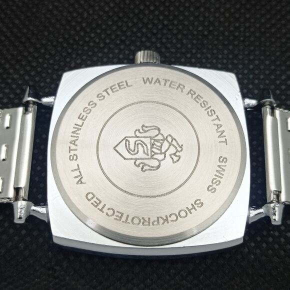 Red Dial Men's Watch - Picture 8 of 8